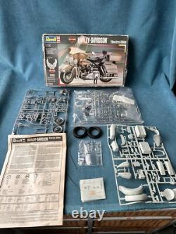 Revell 1/12 scale Harley-Davidson model motorcycle 07951 ELECTRA GLIDE PRISTINE