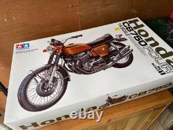 Tamiya BS0601 Honda CB750 Four big scale vintage motorcycle model kit, scale 16