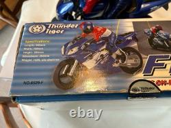 Thunder Tiger FM1e Yamaha R1 RC Motorcycle (no Stand)