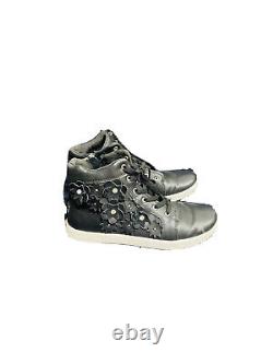 Ugg Shoes Sneakers Schyler leather bootie flower embellished Size 6