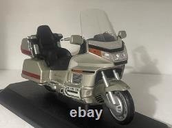 1/10 Honda Goldwing Légendes de la Route en Boîte
