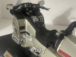 1/10 Honda Goldwing Légendes de la Route en Boîte
