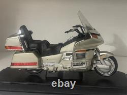 1/10 Honda Goldwing Légendes de la Route en Boîte