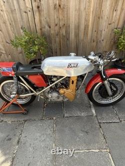 1970 Ex Derek Woodman Seeley Matchless 500 Moto de Course, Moto Classique