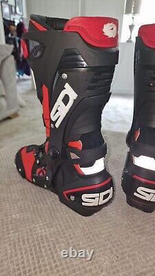 Bottes de moto en cuir Sidi Rex réduites Taille 7UK/Euro41. Noir, rouge et blanc.