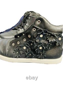 Chaussures Ugg Sneakers Schyler bottine en cuir avec des fleurs embellies Taille 6