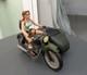 LÉgers Dommages Lara Croft Motorise Sidecar Atlas Éditions Scène Motocyclette