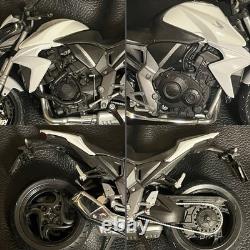 Miniature de moto Honda CB1000R 1/12 en métal coulé Honda HRC complète