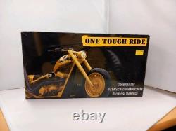 Modèle de moto en métal à l'échelle 1:110 en édition limitée Caterpillar - Une conduite difficile