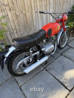 Moto classique Gilera 125 Strada