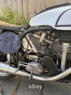 Moto de course classique 1958 Ex Derek Minter Norton Manx 350 cc