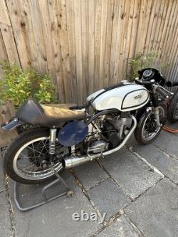 Moto de course classique 1958 Ex Derek Minter Norton Manx 350 cc