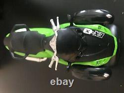 Moto mini vélo rouge. Édition de collection. Pas de remboursements.