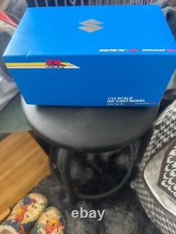 Motos en métal à l'échelle 1/12