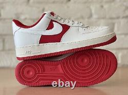 Nike Air Force 1 Faible Département Athlétique Blanc Rouge Taille 9.5 pour Homme FN7439-133 Nouveau