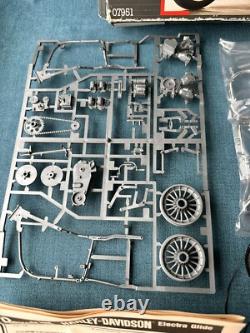 Revell 1/12 échelle modèle de moto Harley-Davidson 07951 ELECTRA GLIDE PRISTINE