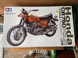 Tamiya BS0601 Modèle réduit de moto vintage à grande échelle Honda CB750 Four, échelle 1/6