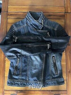 Veste en jean asymétrique EUC BCBGMAXAZRIA avec manches en faux cuir et détails de fermeture éclair - Taille Small